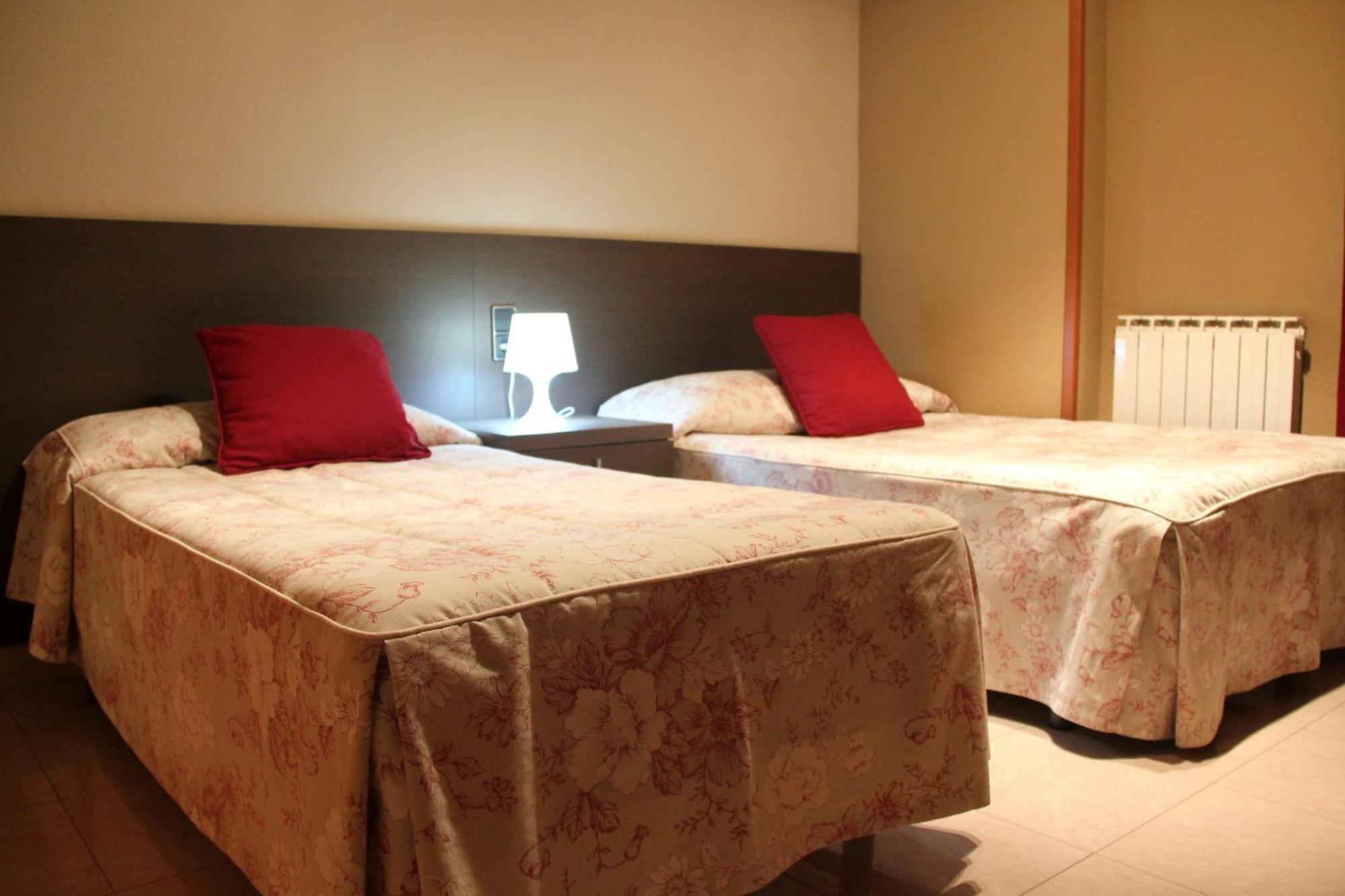 Hostal Cafeteteria Goya Barbastro Rum bild