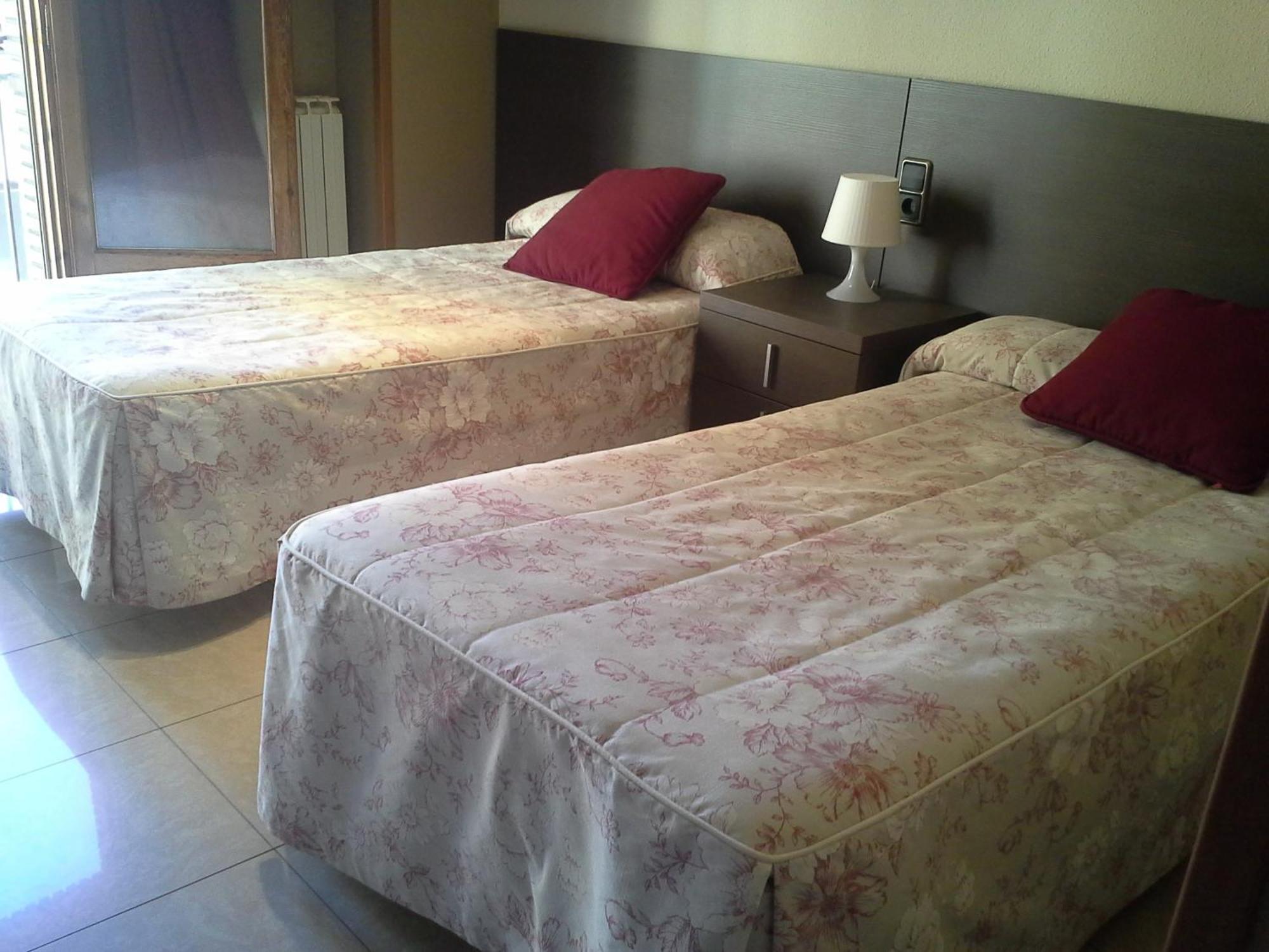 Hostal Cafeteteria Goya Barbastro Rum bild
