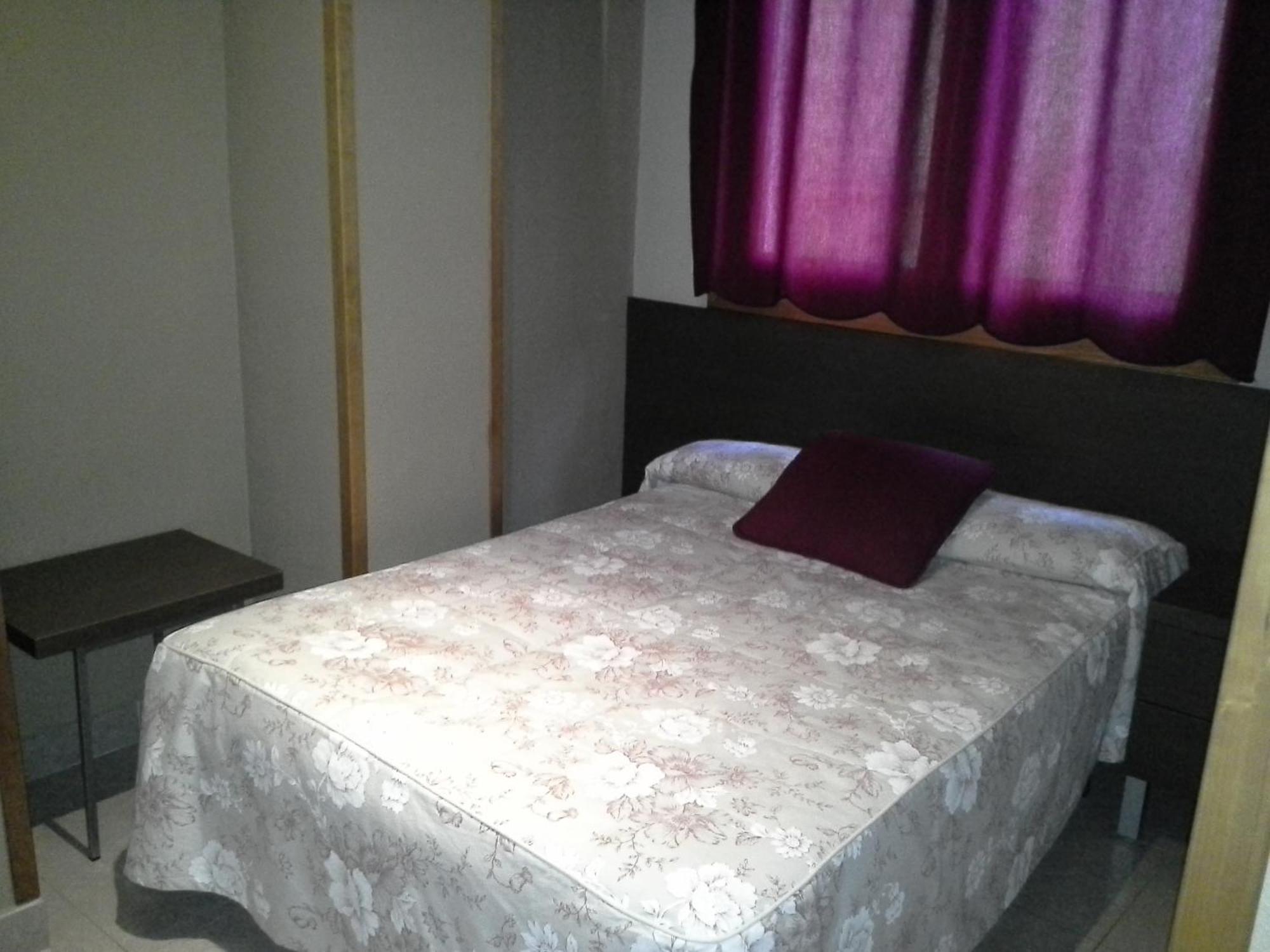 Hostal Cafeteteria Goya Barbastro Rum bild